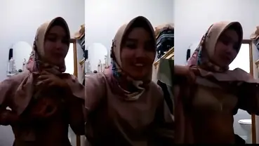 Bokep Hijab Guru Nakal Skandal No Sensor poster